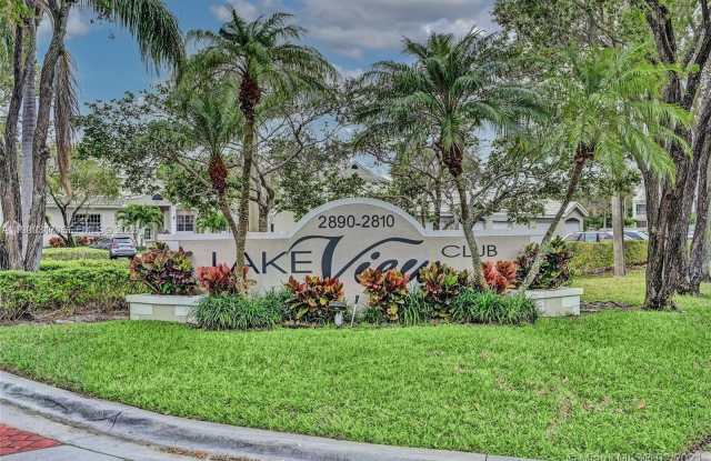 2851 N Oakland Forest Dr photos photos