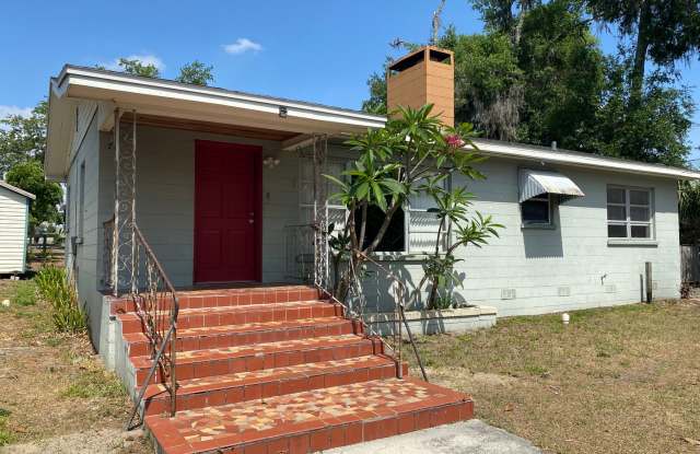 Inviting 2-Bedroom Home in Central Lakeland – Now Available! photos photos