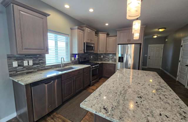 Large Home with Guest Suite! photos photos