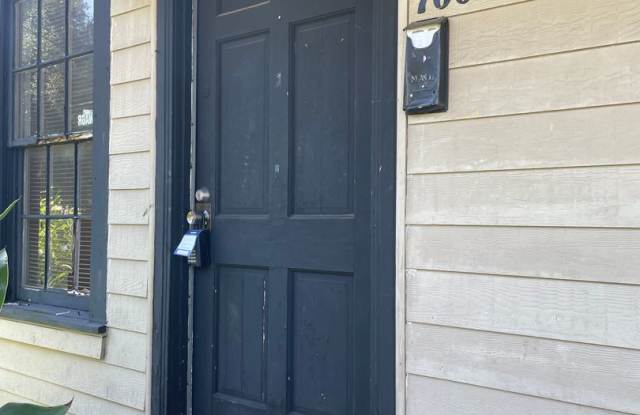 New Paint and Flooring, 1 Bedroom Bossier Home Gallery 1