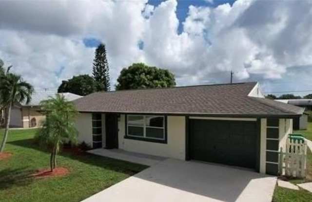 463 NW Ravenswood Ln photos photos