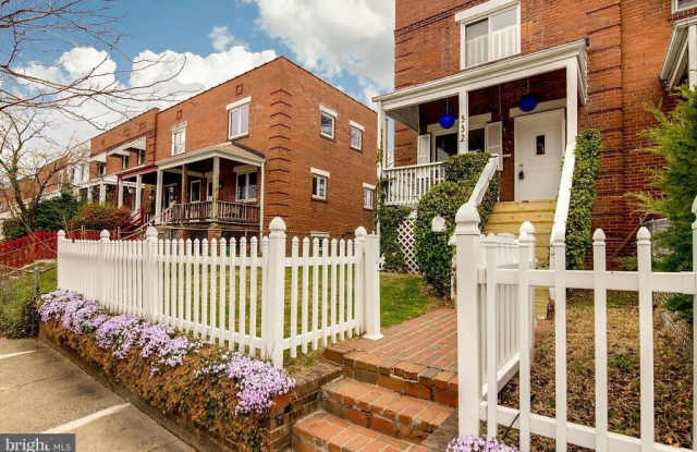 332 WESMOND DRIVE Gallery 3