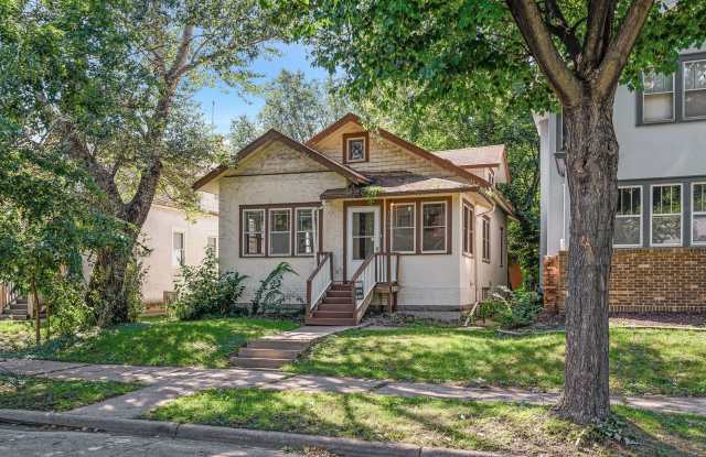 MUST SEE 5BD/2BA House close to U of M! Avail. 9/1/26! photos photos MUST SEE 5BD/2BA House close to U of M! Avail. 9/1/26! photos photos