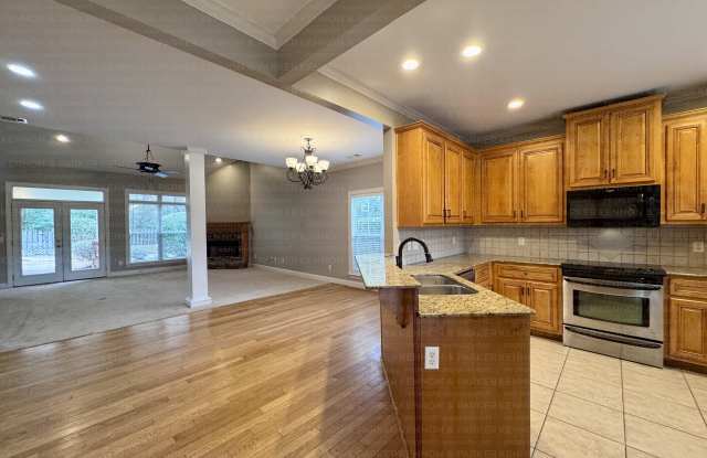 1010 Silver Lake Dr Gallery 2