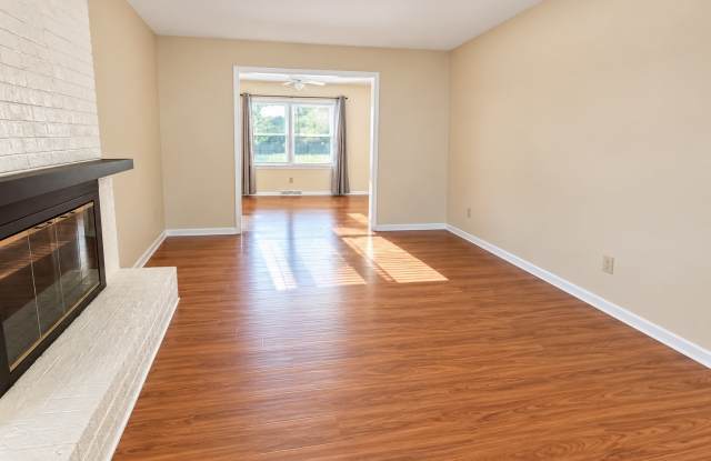 609 Charlton Drive Gallery 3