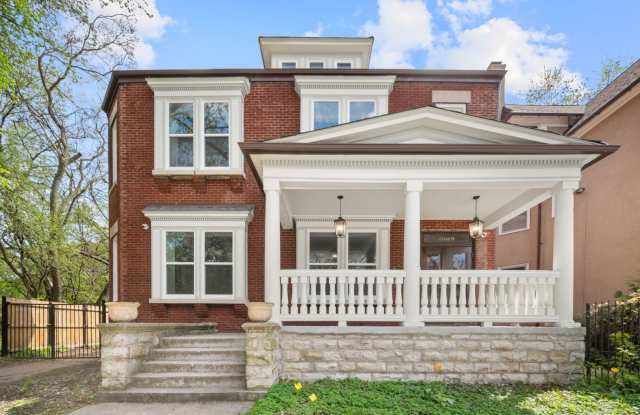 1025 E 48th Street photos photos