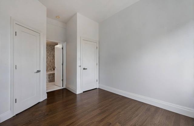 411 Manhattan Avenue Gallery 4