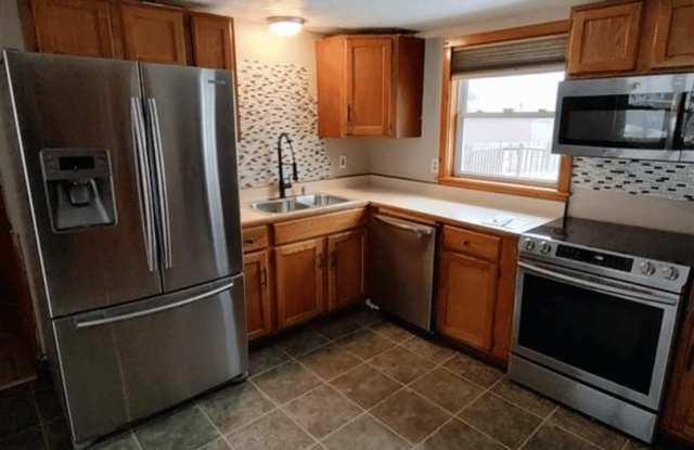 328 North Pond Road, Winslow – Spacious 4-Bedroom Home with Garage Gallery 1