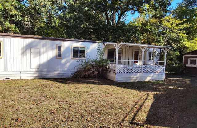 2 bedroom 1 bath Mobile Home at 1819 Green Siding Rd - 1819 Green Siding Road, Green, OR 97471