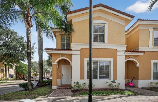 12989 SW 30th Ct Gallery 1