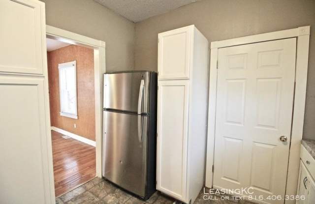 3542 Pennsylvania - 3542 Pennsylvania Avenue, Kansas City, MO 64111