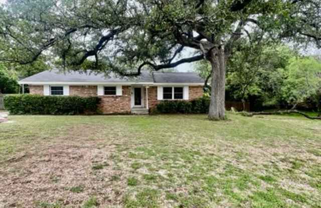 3310 MacArthur Dr. photos photos