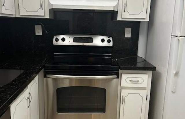 9235 SW 8th St photos photos