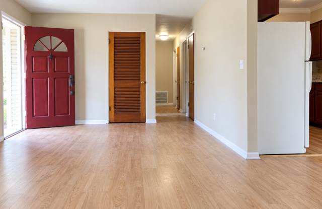 4 Bed 2 Bath Home | Pet Friendly | Washer Dryer Hook Ups & Central Air | Section 8 Welcome Gallery 3