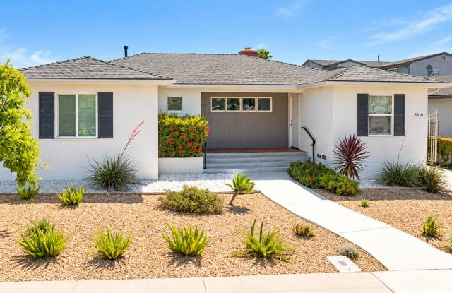 Big Bedrooms,  Great Yard!  (Lease out, pending signatures. Check back in a few days!) Gallery 1