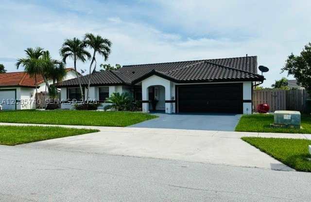 14934 SW 168th Ter Gallery 1