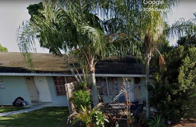 3473 SE Hawthorne St photos photos