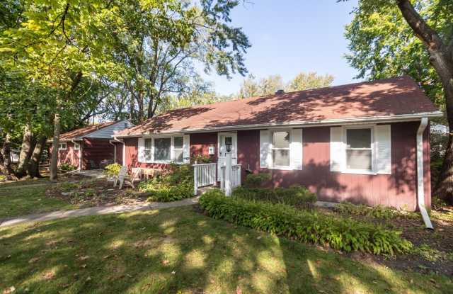 2011 Cleveland Street - 2011 Cleveland Street, Evanston, IL 60202