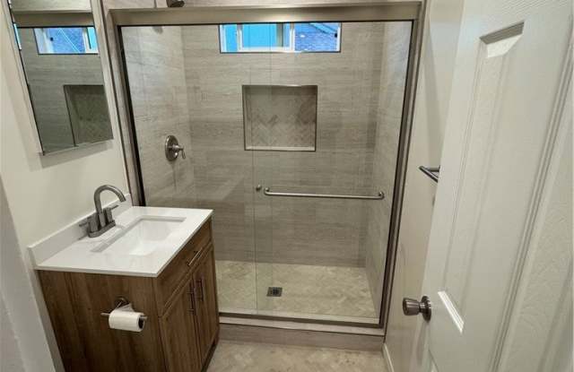 2573 N. Lincoln Street photos photos