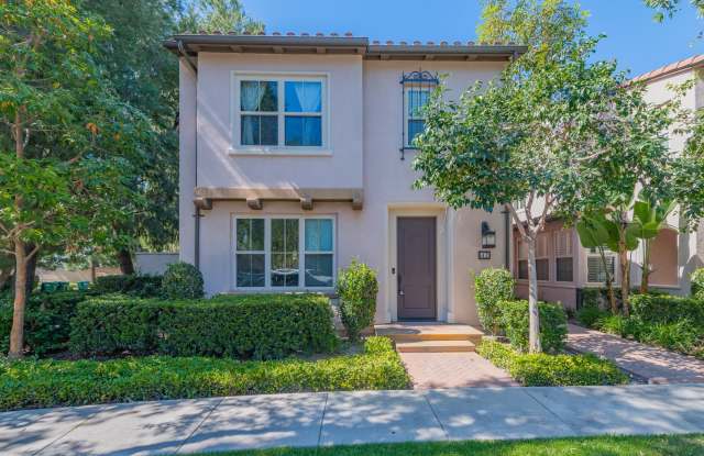 3BD/2.5BA/2Garage Two Story upgraded End Unit Condo Woodbury Irvine $4800 photos photos