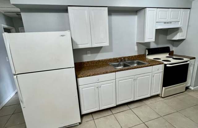 SPACIOUS 2BR/1BA Lakeland Duplex! NO APPLICATION FEE!! photos photos