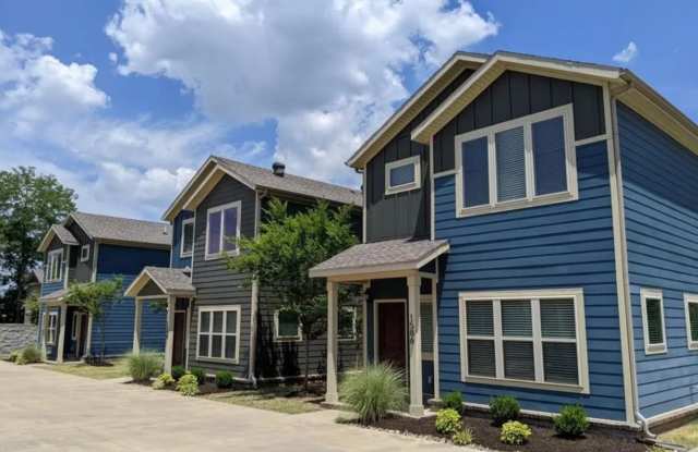 1584 N. Leverett Avenue photos photos