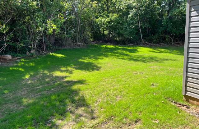 New Construction - 3 bed/2 bath Duplex on Benner Pike Gallery 4