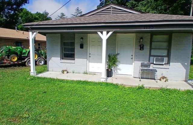 Delightful 2 bedroom 1 bath duplex - Open To Section 8 photos photos