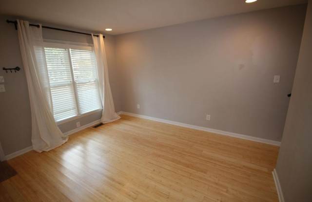 2522 Noble Road Gallery 4