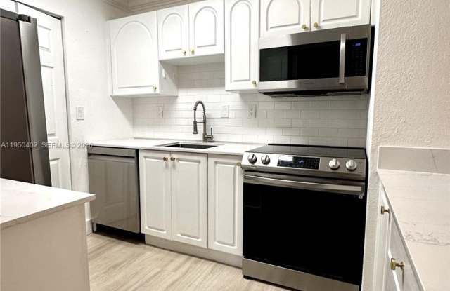 10795 SW 108th Ave photos photos