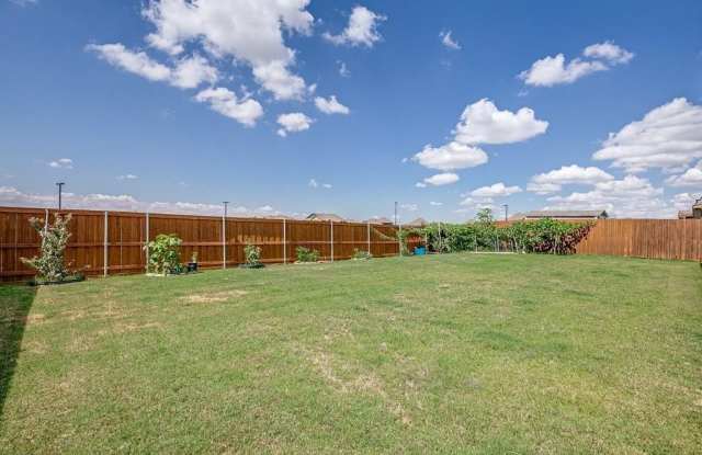 2011 Brenham Drive Gallery 3