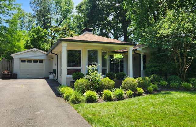 Rare Opportunity In Belle Haven Neighborhood - Yard Work Included in Rent photos photos
