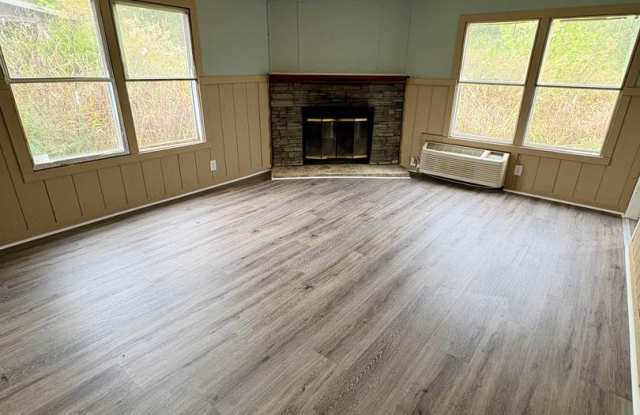 Spacious 5BR / 2BR in Tompkinsville KY! Gallery 4