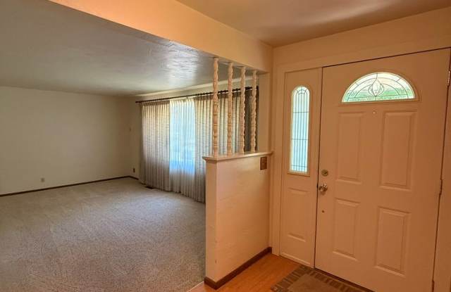 Charming Well-Kept Home Gallery 3