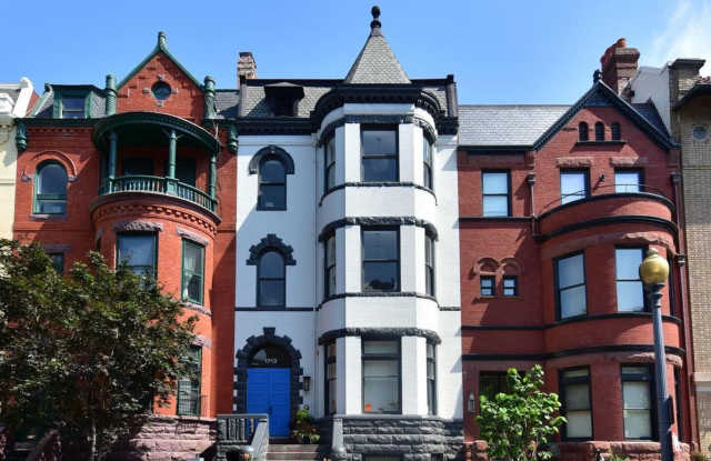 Centrally located 1BR/1BA Dupont Circle $2700 a month photos photos