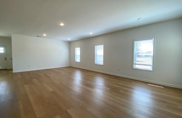 4 bedroom 2 bath near Brighton Middle School built in 2024 Gallery 4