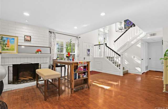 35 E Yale Gallery 4
