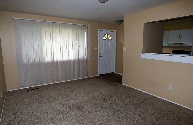 4971 Lindora Drive Gallery 2