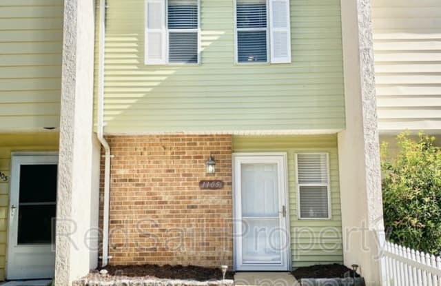 1105 Old Denbigh Blvd photos photos