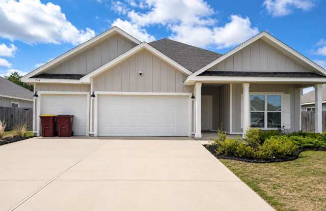 4 bedroom 3 FULL bath home in Shoal River Landing...AVAILABLE JUNE 2026! photos photos