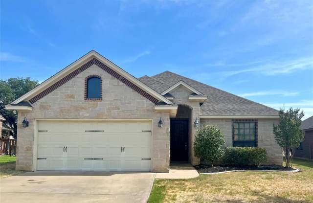 1435 Lauren Lane - 1435 Lauren Ln, Granbury, TX 76048