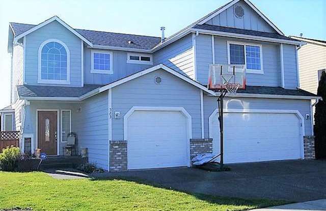 Welcoming Home with High Ceilings and Spacious Floor Plan photos photos