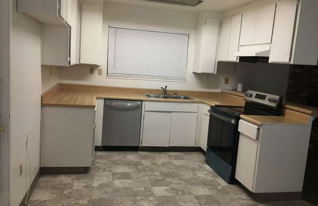 Affordable 4 Bedroom Home Recently Updated photos photos Affordable 4 Bedroom Home Recently Updated photos photos
