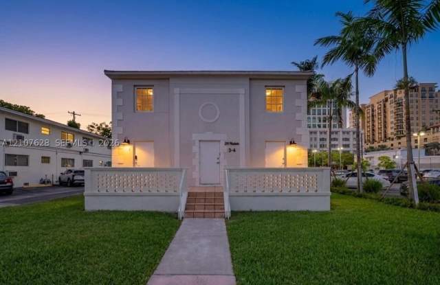217 Madeira Ave Gallery 1