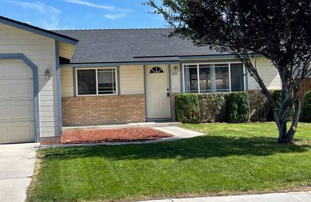 Cute home. In the heart of Fernley. photos photos