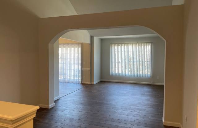 Shelby Township 2 Bedroom, 2 Bath Condo-Style Apartment, ATT. Garage & Pool Gallery 4