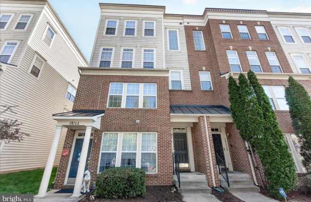 1811-B WHEYFIELD DR #11-B photos photos