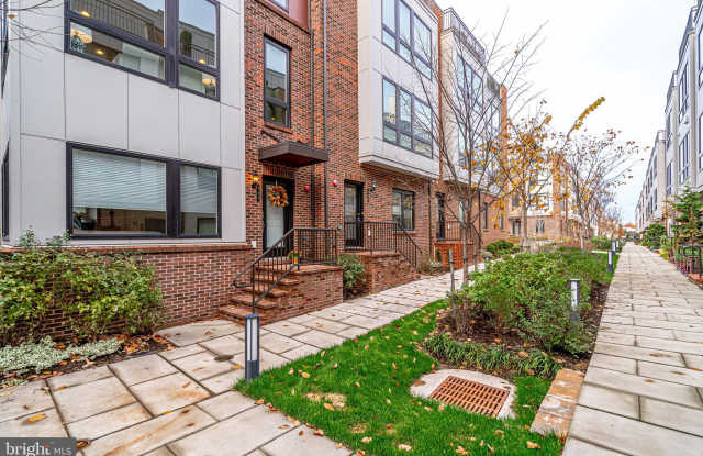 447 NOTTOWAY WALK - 447 Nottoway Walk, Alexandria, VA 22304