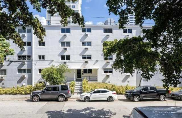 Renovated studio apartment located in the vibrant heart of Brickell. photos photos