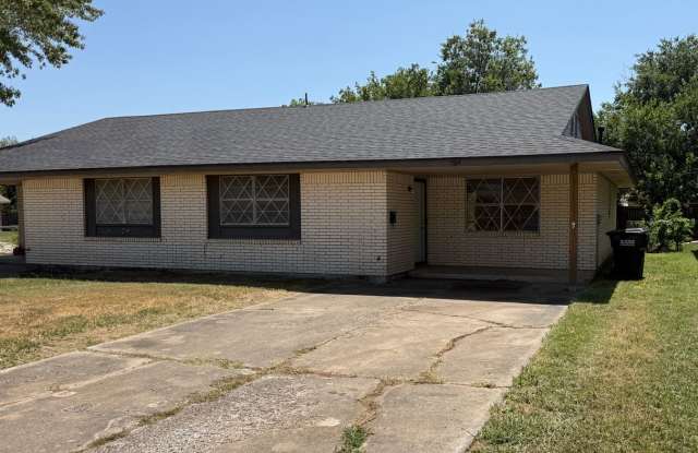 Nice 2 bed/1 bath duplex with backyard in Moore for rent! photos photos Nice 2 bed/1 bath duplex with backyard in Moore for rent! photos photos